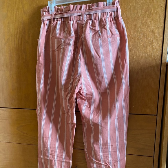 Pink and white paper bag pants - Picture 2 of 4